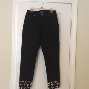 Venus Pearl Detail Capri Pants